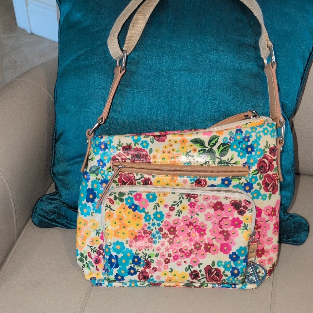 Giani Bernini Floral Shoulder/Crossbody Bag - Beautiful Floral Pattern!
